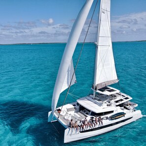 Sailing the Exumas with 8 incredible guests January 2023