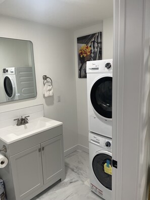 Full Bathroom with laundry