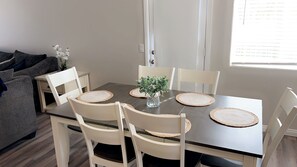 Dining room table for 6 (plus 2 at the countertop)