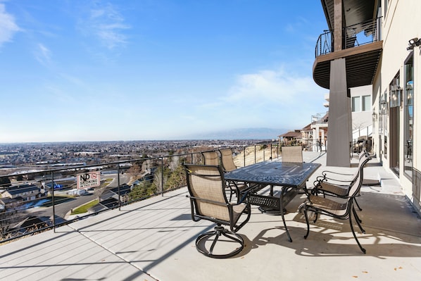 Stunning Views from the Lower Deck and Entrance