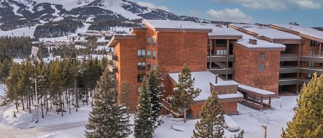 Welcome to Skycrest! Your Ski Homebase in Big Sky!