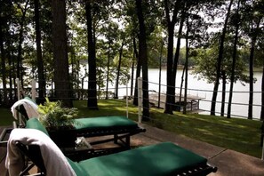 Veranda with the best view on the lake!