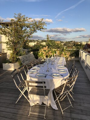 Outdoor dining