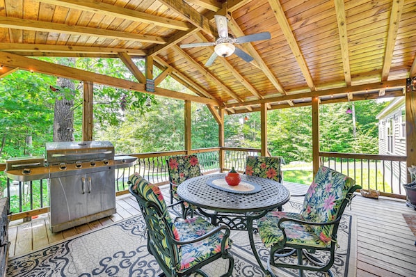Haines Falls Vacation Rental | 3BR | 2BA | 1,620 Sq Ft | Steps Required to Enter