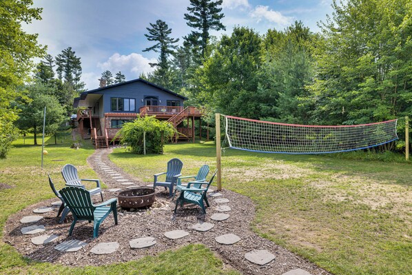 Neillsville Vacation Rental | 5BR | 3BA | 4,420 Sq Ft | Stairs Required