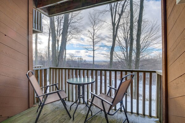 Bellaire Vacation Rental | Studio | 1BA | 450 Sq Ft | Stairs Required