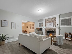 Cozy Family room - yes please