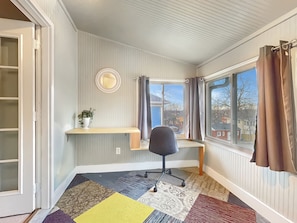 Sun Room/Office perfect for reading or working
