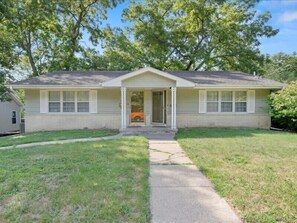 Exterior  and Front yard 