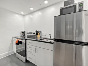 Full size kitchen
