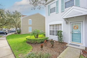To see video tours on YT, search for our brand online: Furnished Stays Tampa