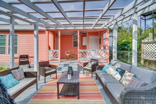 Gulfport Vacation Rental | 3BR | 2BA | 1,520 Sq Ft | Access Only By Stairs