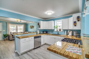 Kitchen | Cooking Basics | Dishwasher | Keurig Coffee Maker & Pods