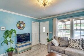Living Room | Entryway | Central A/C & Heating