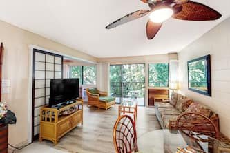 2nd-floor resort condo near beach with outdoor pool, lanai, BBQ area, W/D, AC