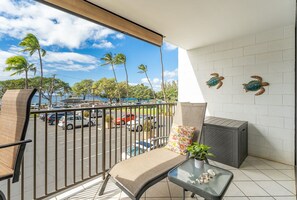 Layout on your private lanai