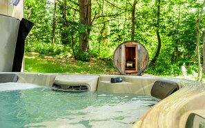 Bain à remous extérieur
