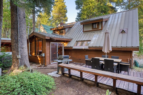Welcome to your rustic Tahoe retreat!