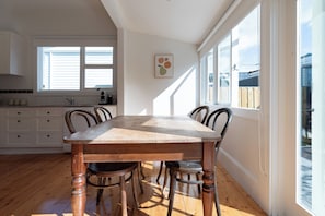4-seater dining suite