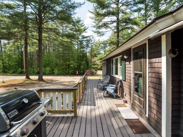 Nice deck with Weber grill.