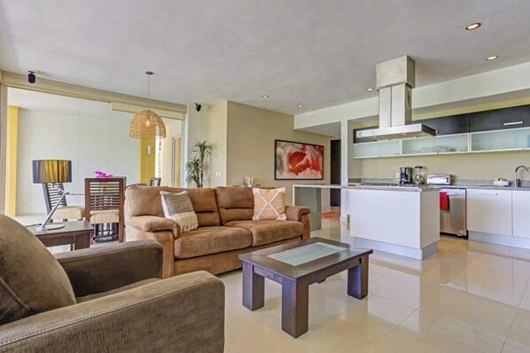 El Tigre - The condo has a spacious open floor plan