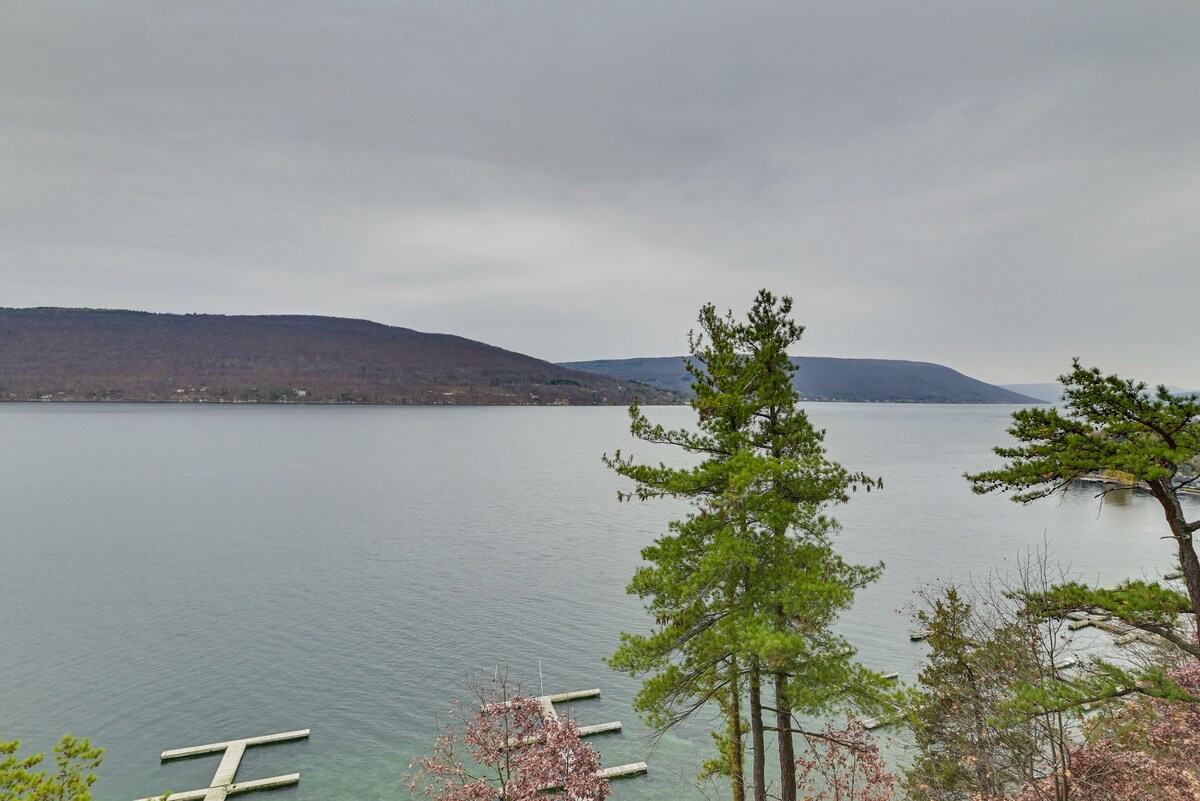 Lakefront Canandaigua Condo w/ Stunning Views