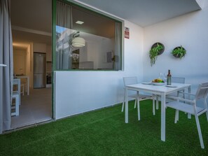 Imaginez ! Votre petit déjeuner sur la terrasse avec cette vue magnifique !