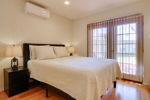 Studio | Queen Bed | Smart TV
