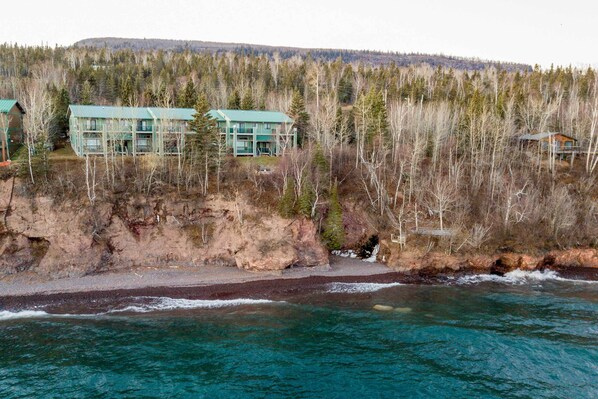 Tofte Vacation Rental | 3BR | 2.5BA | Stairs Required | 1,700 Sq Ft