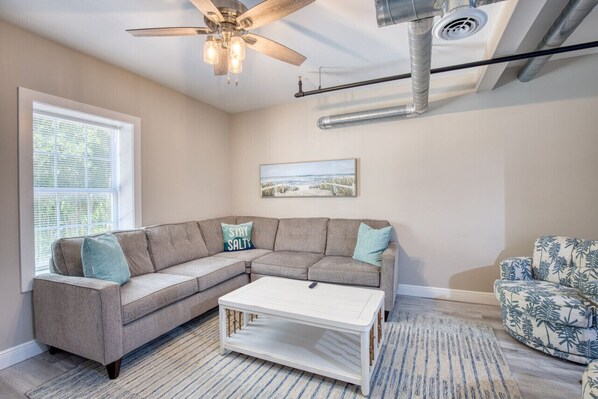 Family Friendly Living Room in downtown Biloxi, walking distance from the beach