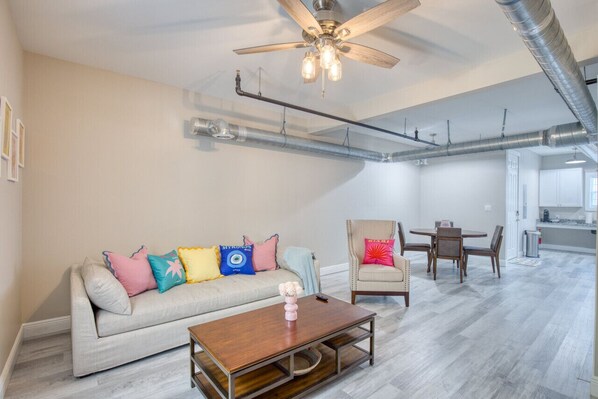 Family Friendly Living Room in downtown Biloxi, walking distance from the beach