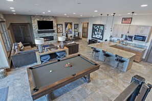 Rec. Room w/ Billiards Table & Wet Bar