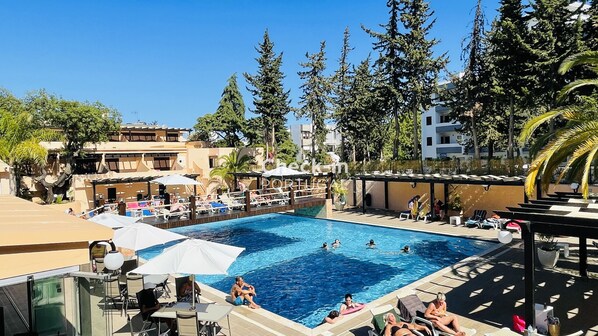 Apartment for 10 people with 4 bedrooms in Albufeira