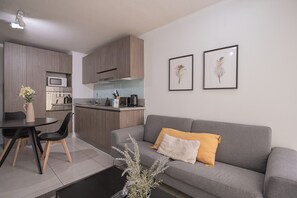 Decoración elegante y mucha luz natural
