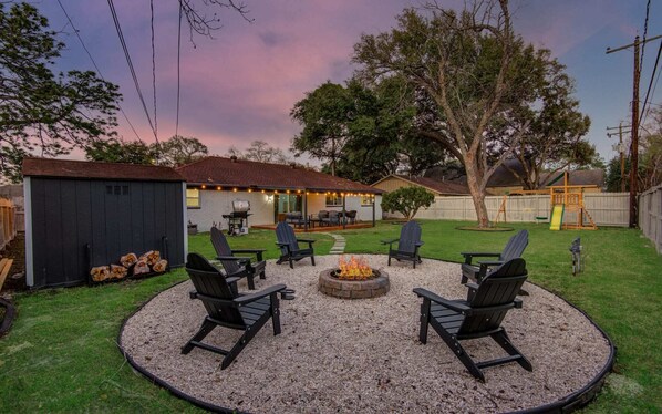Located in the much-desired neighborhood of Woodlake - Briarmeadow, this vacation retreat boasts the perfect balance between an escape from your daily lives while providing you with the cozy comforts of home
