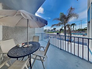 Balcony Dining