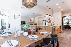 Dining Table - Walker Luxury Vacation Rentals