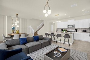 7538OakSpringLane(2)