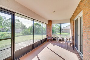 Screened-In Porch