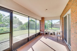 Screened-In Porch