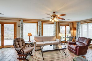 Living Room | Laptop-Friendly Workspace