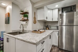 Kitchenette | Toaster Oven