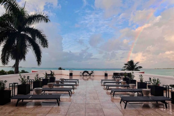3,000 sq ft Private terrace that overlooks the ocean… there’s no other terrace like this in Nassau!
