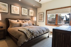 Please note that bedding configurations may vary per unit.