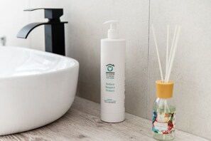 Bathroom amenities