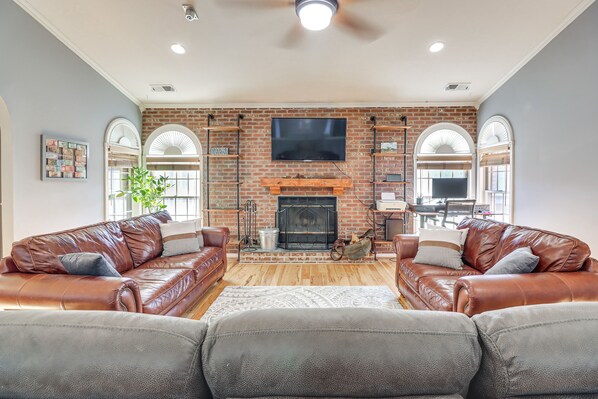 Upper Marlboro Vacation Rental | 3BR | 2.5BA | 1,783 Sq Ft | 2 Steps Required
