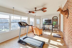 Office | Dedicated Workspace | Free WiFi