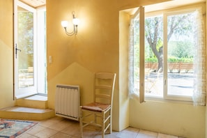 Entrance / Reception