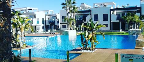 Swimming pool