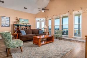 003 Sunscape Fully Furnished Living Room Dauphin Island Alabama